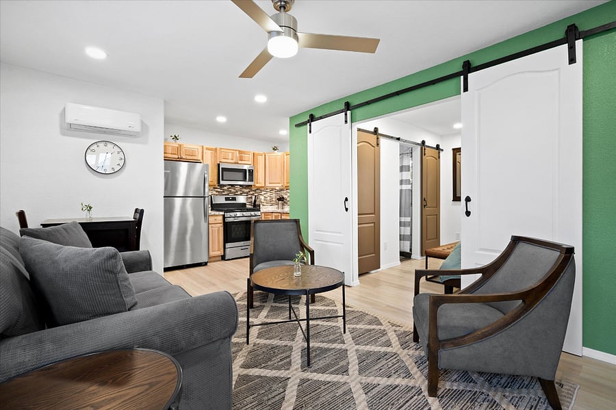 Furnished Finder property 646559_9 photo 3