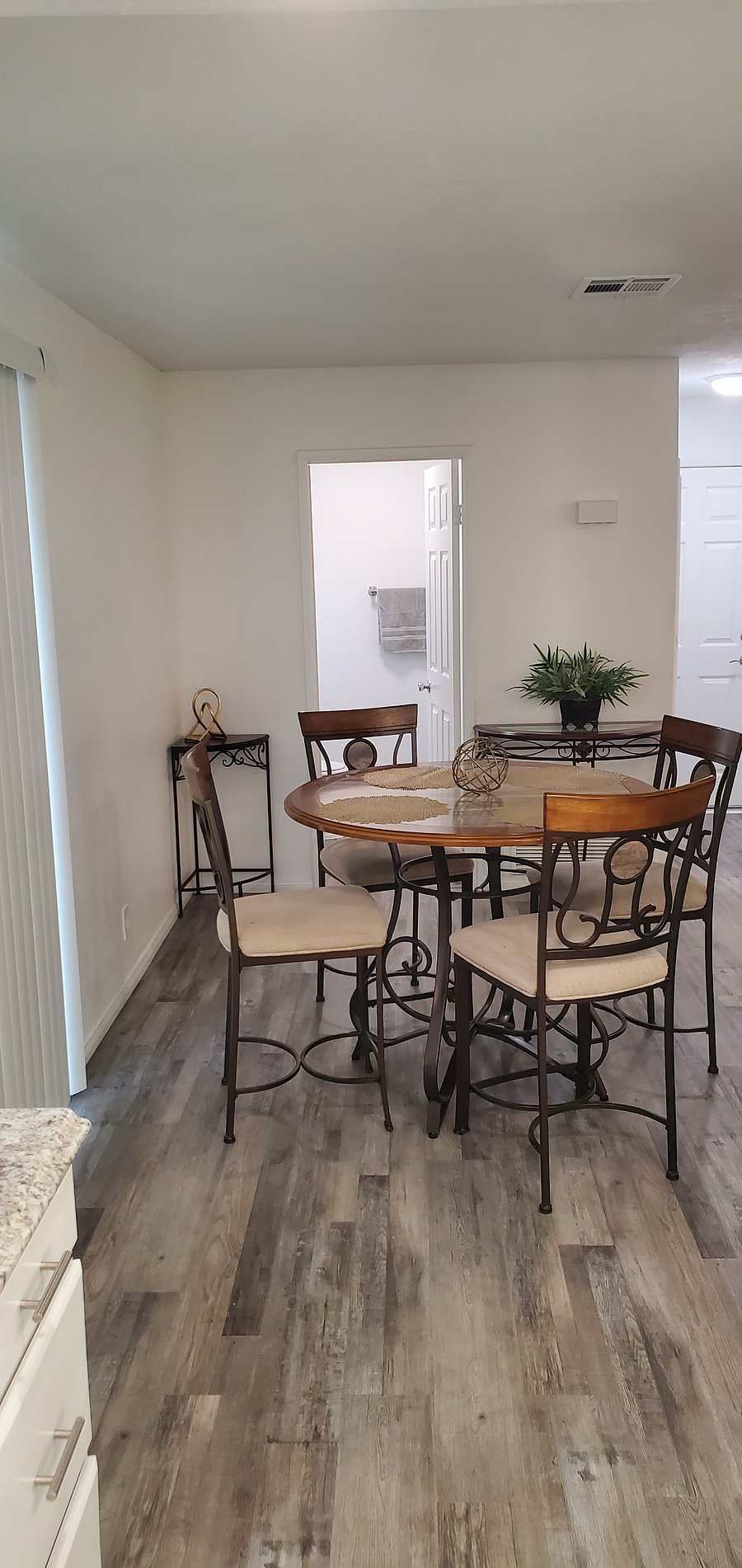 Furnished Finder property 646594_1 photo 15