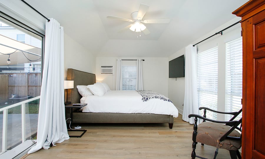 3rd bedroom has patio door with access to back patio.
