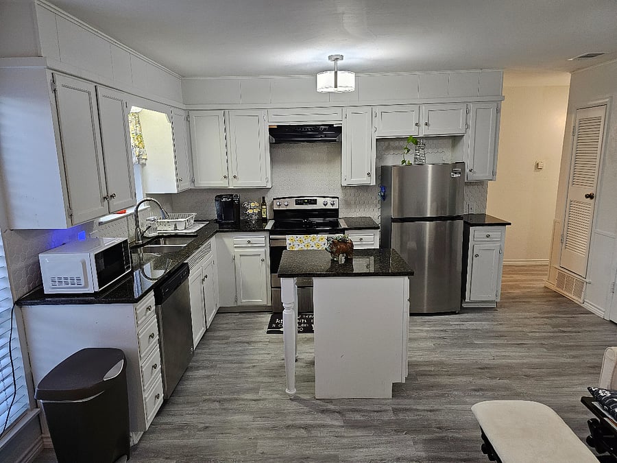 Furnished Finder property 646760_1 photo 3