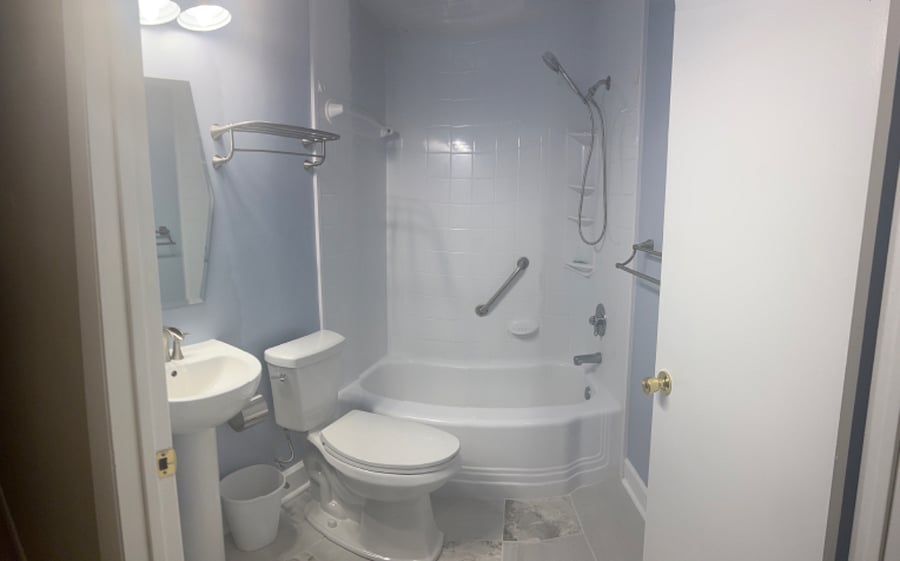 Both bedrooms share this bathroom. Tenants are solely responsible for the daily cleaning of this space. Cleaning supplies are provided. Shared bathroom occupancy is only applied if both guest agree. I will NEVER just share the bathroom. When the bathroom is shared the rent is reduced for compensation.