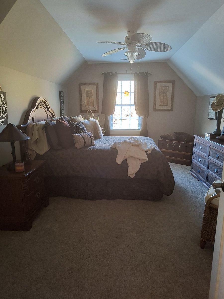 Upstairs Bedroom 2..your choice between bedroom 1 or 2