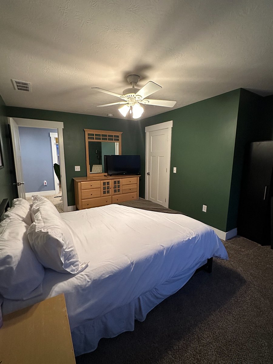 Bedroom #2, with Smart TV