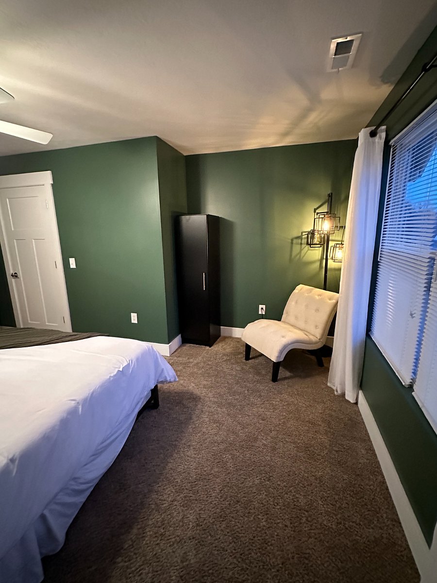 Bedroom #2, with Smart TV