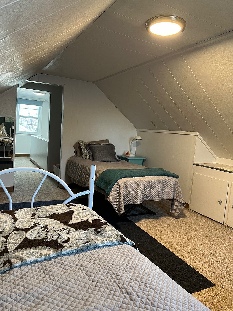Upstairs bedroom