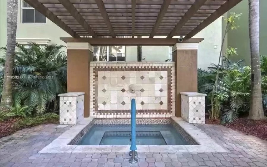 Furnished Finder property 647607_1 photo 14