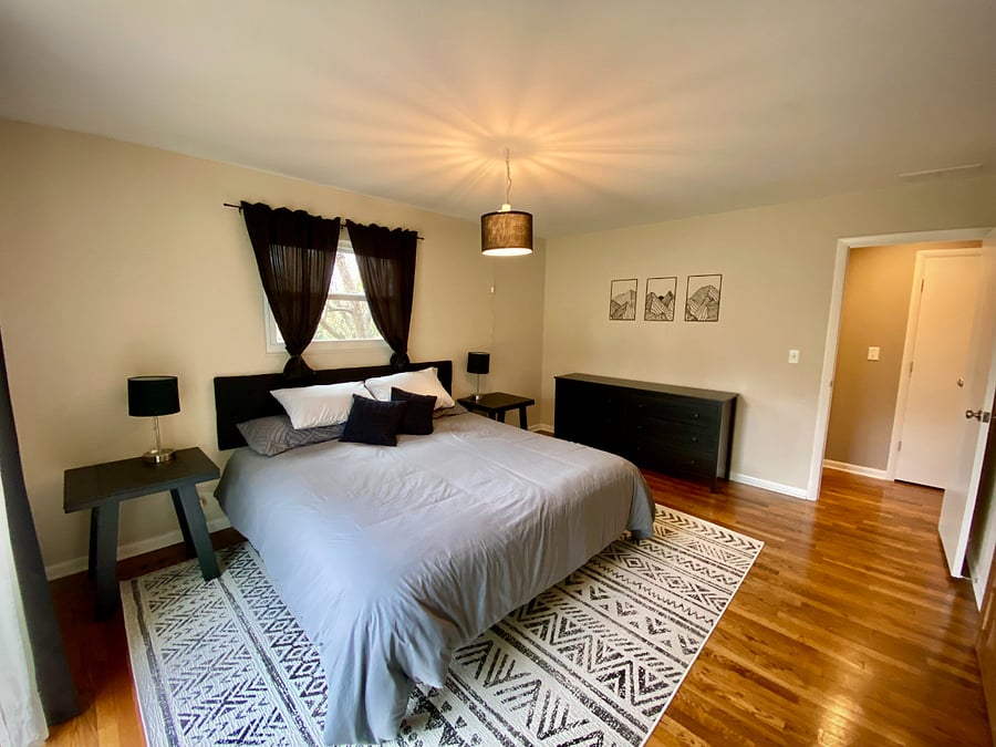 Master bedroom with King Bed