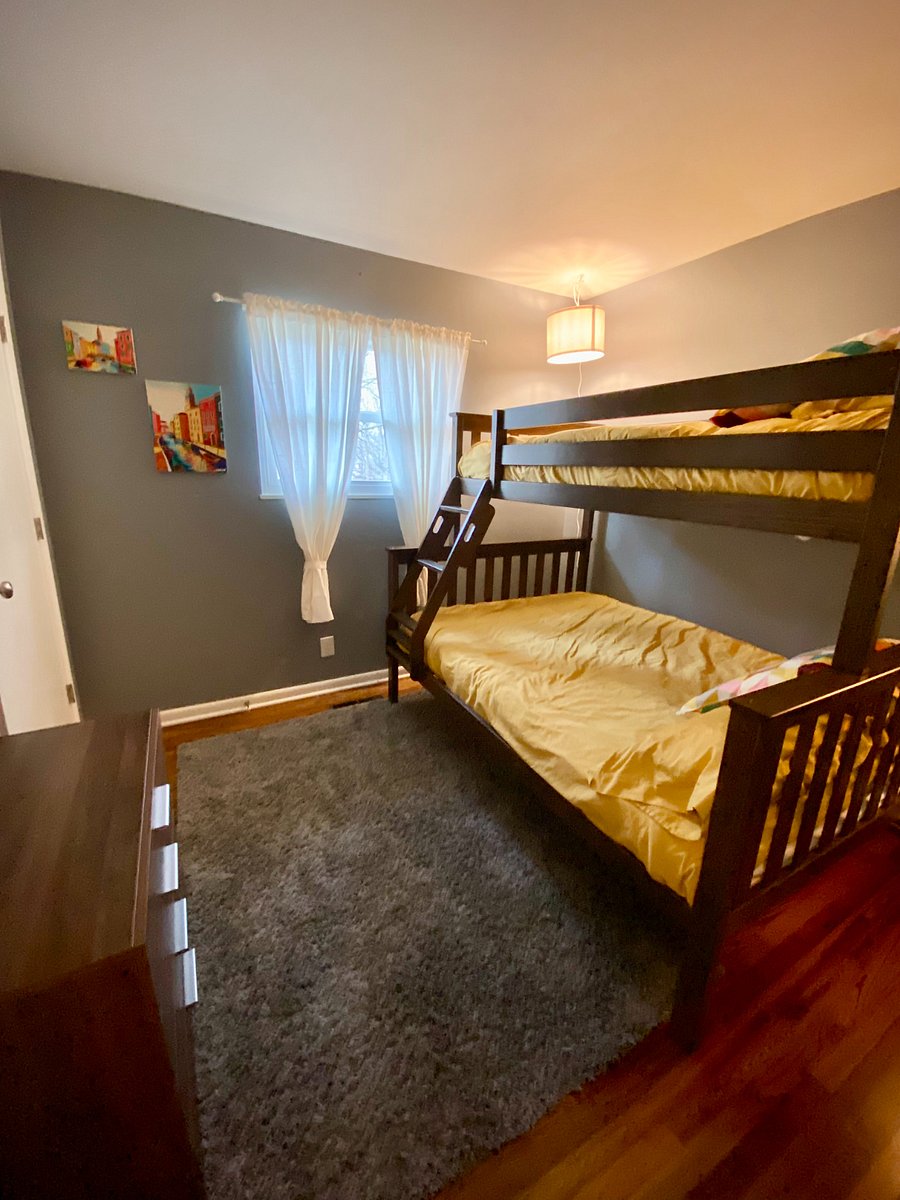 Additional Guest room with Twin over Full Bed Bunks