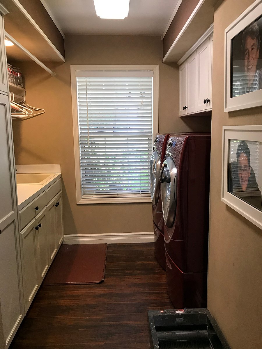 Washer / Dryer - Laundry Room