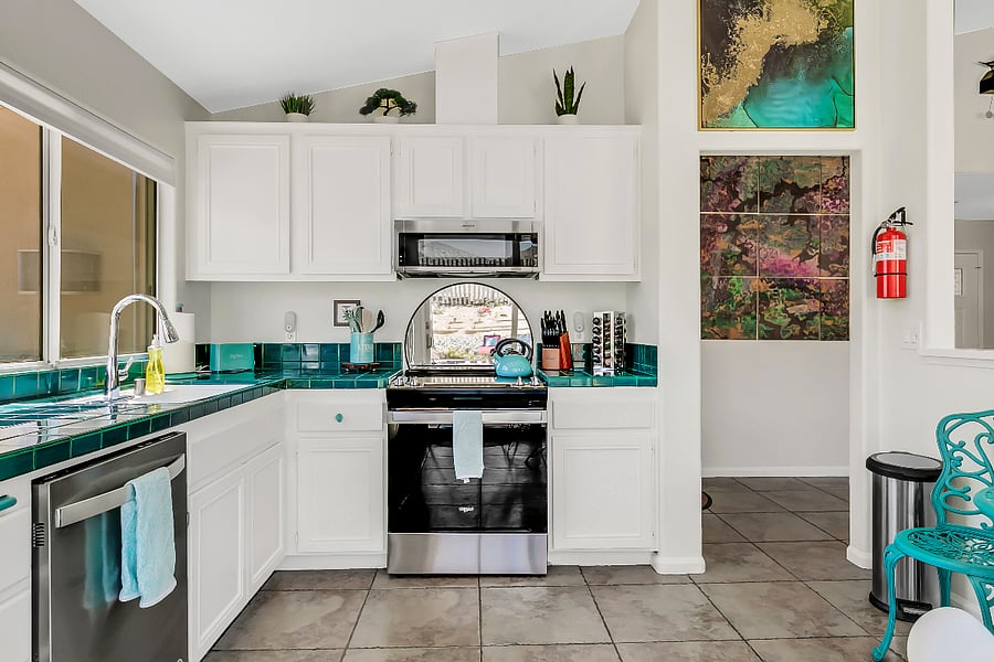 Full stocked Kitchen to cook your favorite meals. 