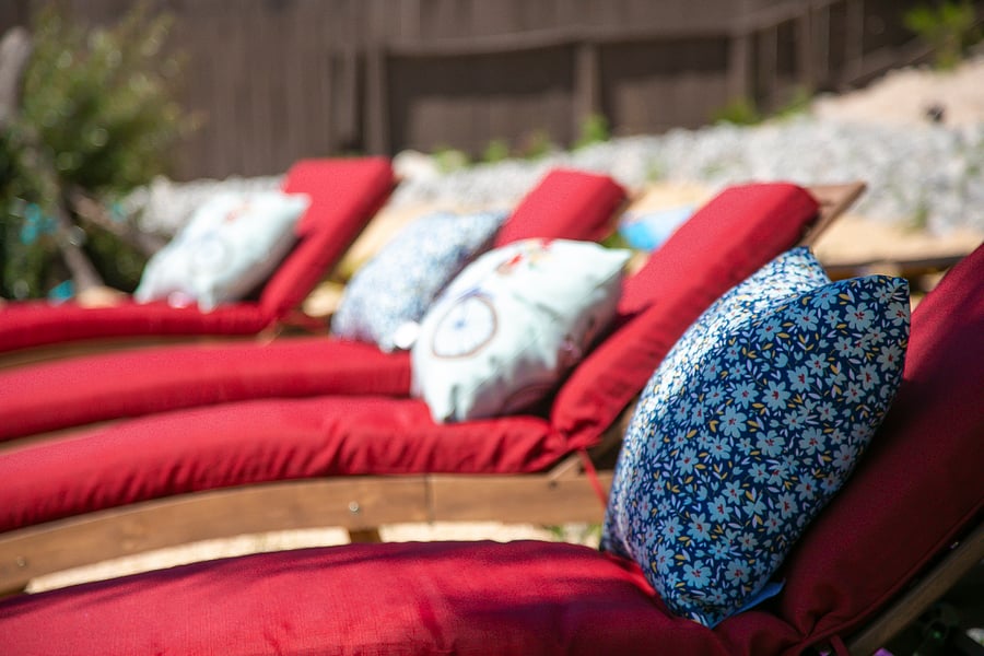 Beautifully Decor Pool Lounge Chair