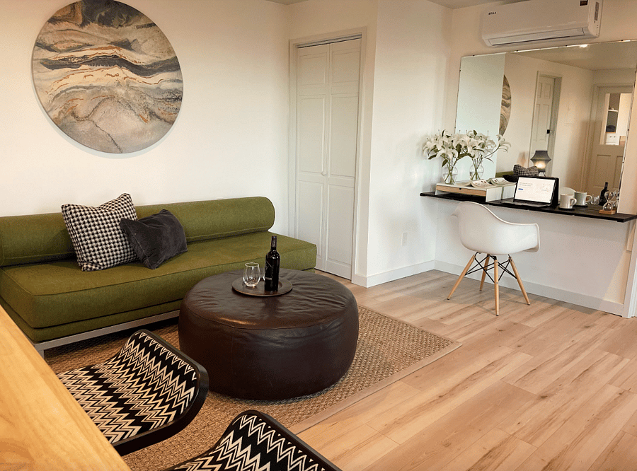 Comfortable lounge area with smart TV. Ideal for relaxing after work