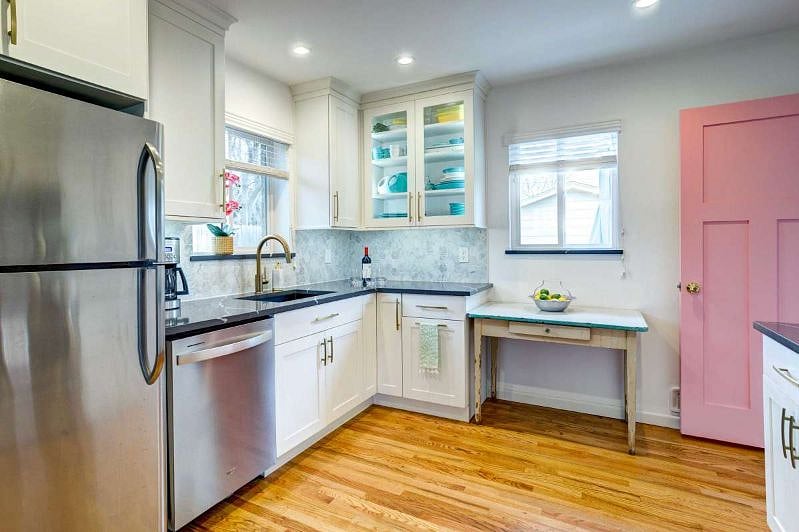 Fully stocked newly remodeled kitchen