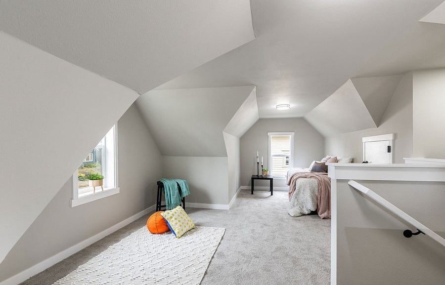Upstairs Guest Room Option