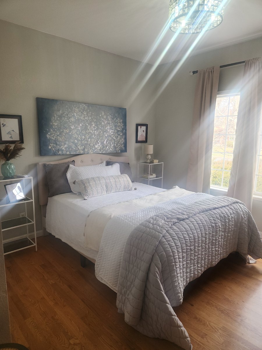 Upstairs 2nd Bedroom with queen bed