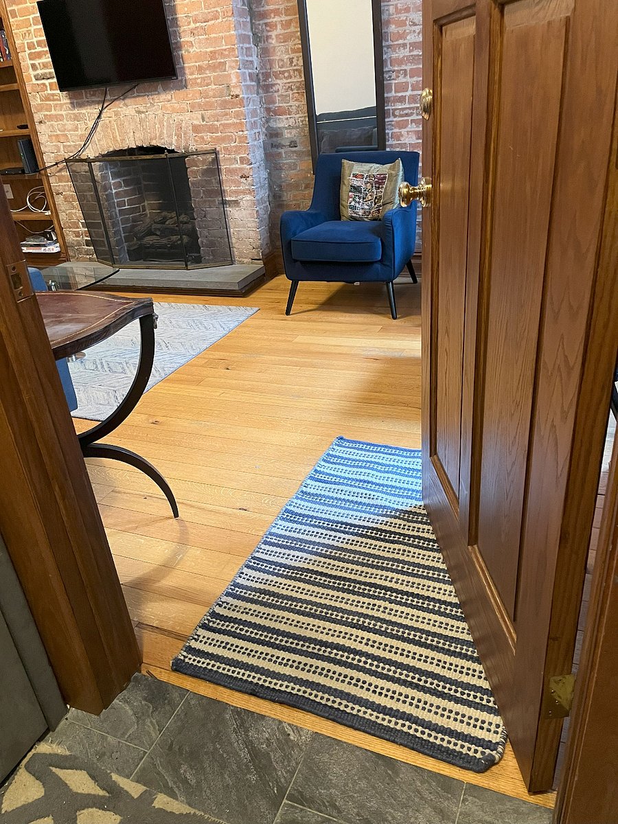 Private entrance from Vestibule