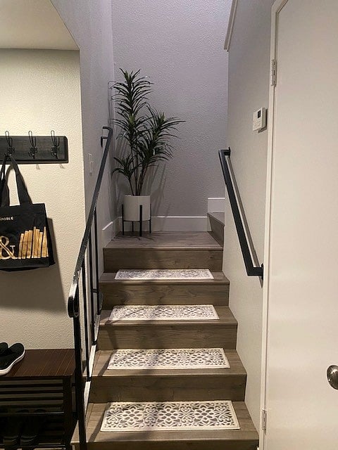 Lower stairs