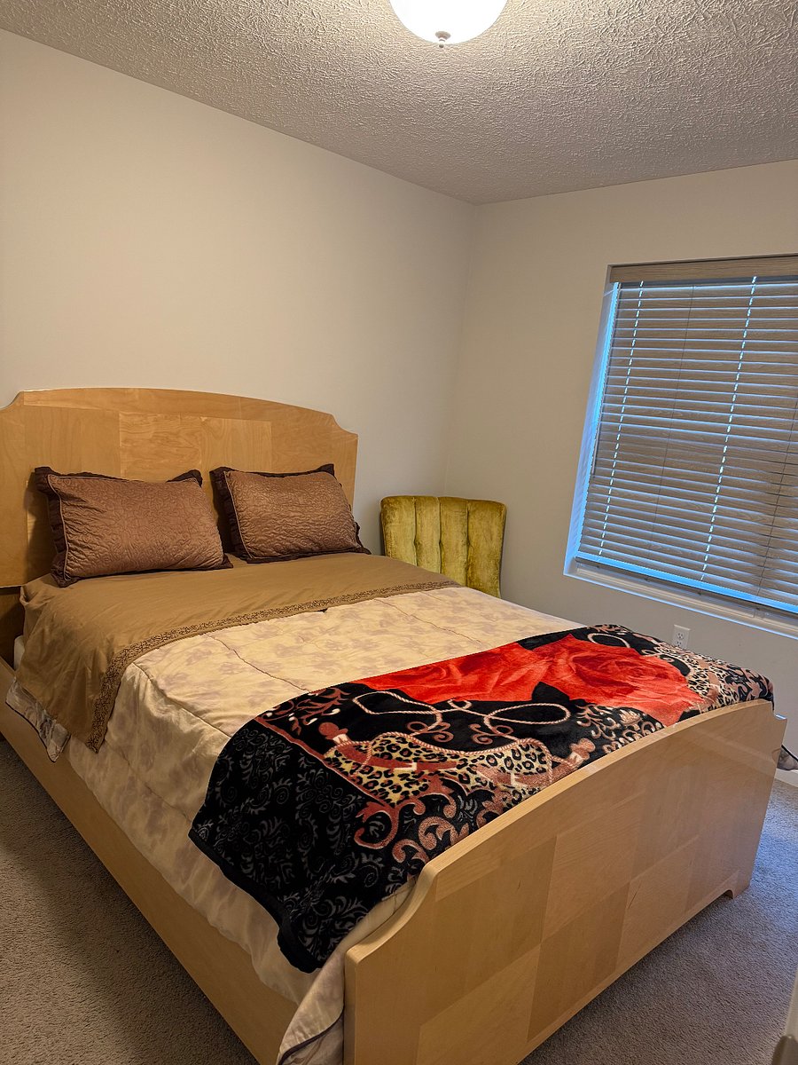 Queen Bed