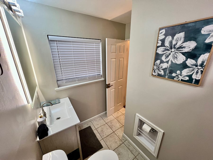 Private Bedroom Suite 1 Ensuite Bathroom