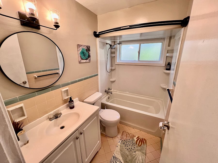 Turquoise Tranquility Apartment 1 Full Bathroom