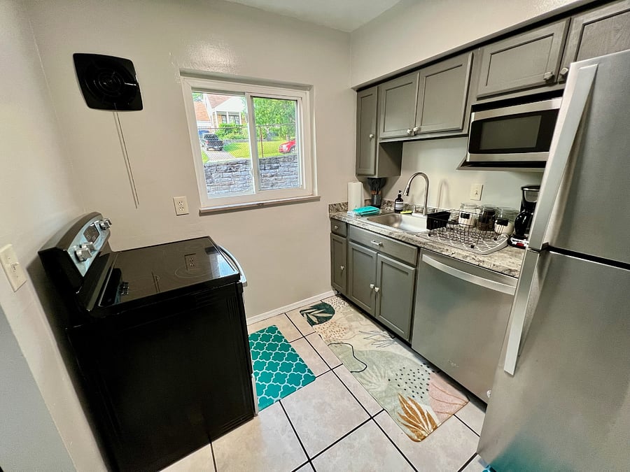 Turquoise Tranquility Fully Equipped Kitchen Apartment 1