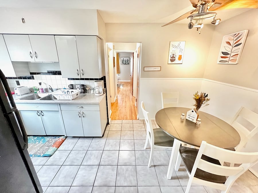 Golden Escape Apartment 3 Kitchen