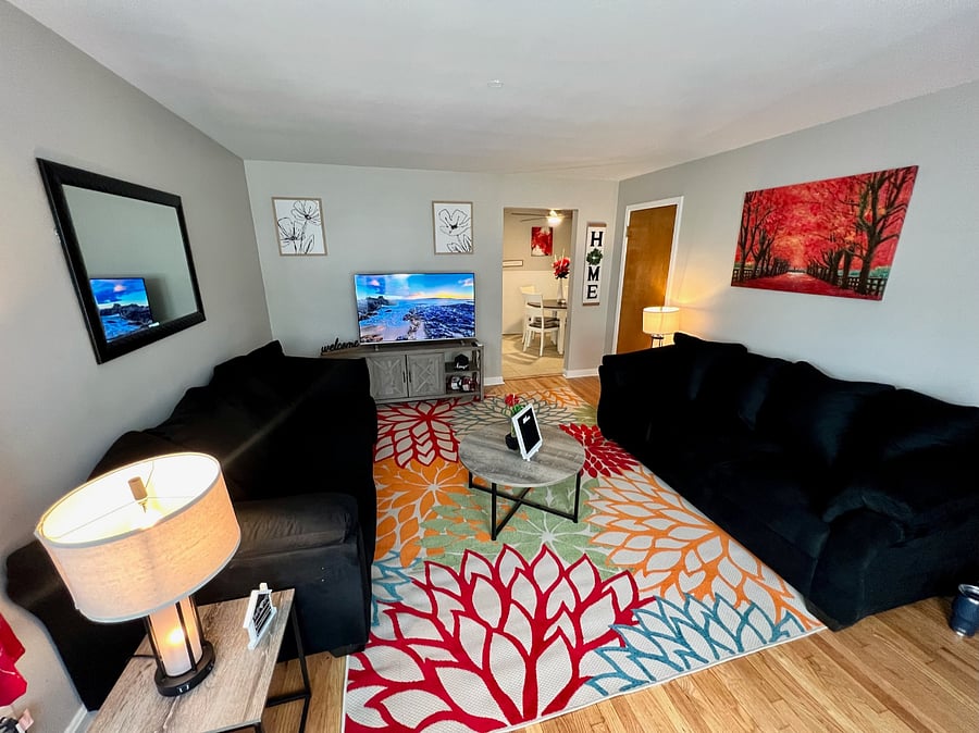 Red Ruby Apartment 1b Living Room with Smart TV