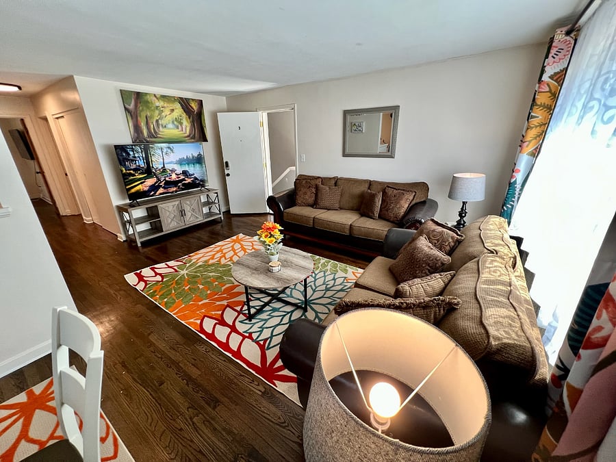 Sunrise Blossom Retreat Apartment 3W Living Room with Smart TV