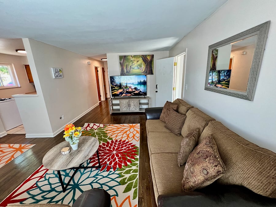 Sunrise Blossom Retreat Apartment 3W Living Room with Smart TV