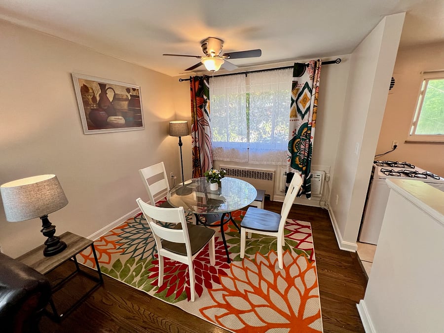 Sunrise Blossom Retreat Apartment 3 Dining Area