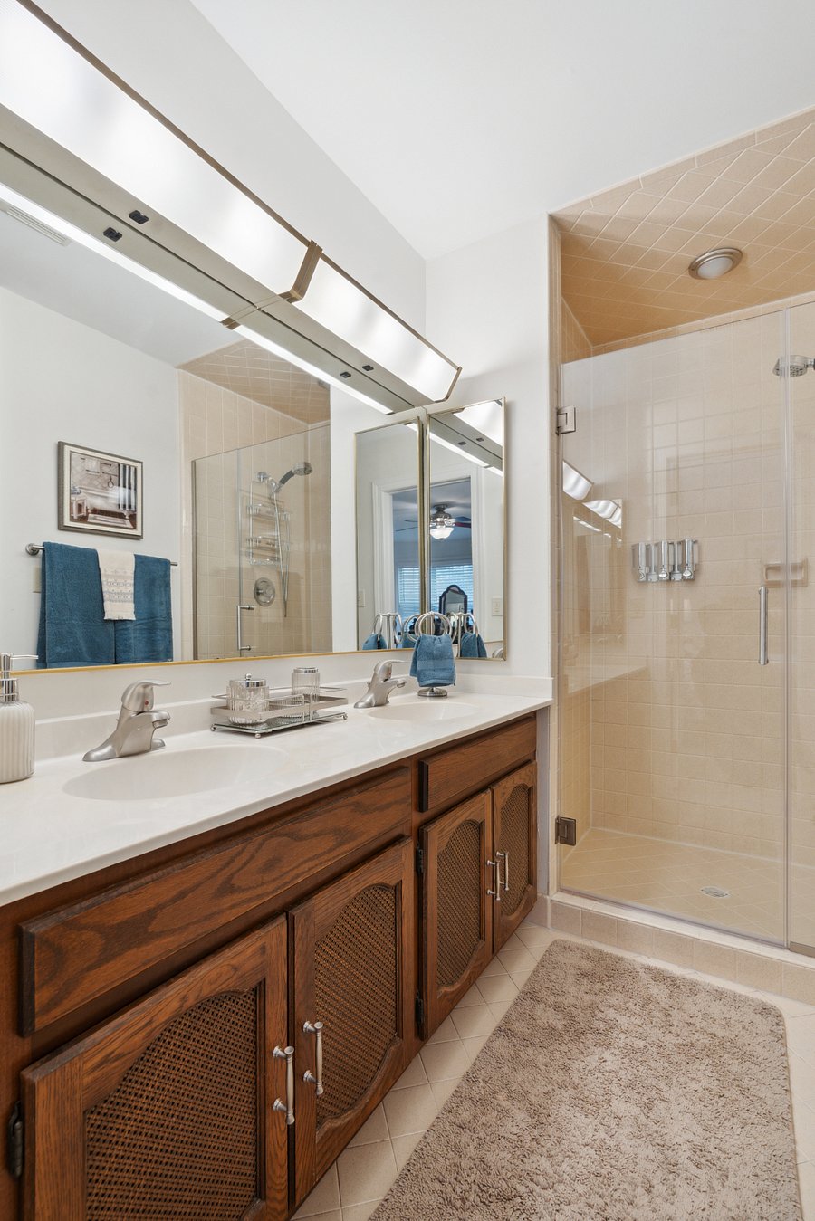 Private Bath - Second Floor