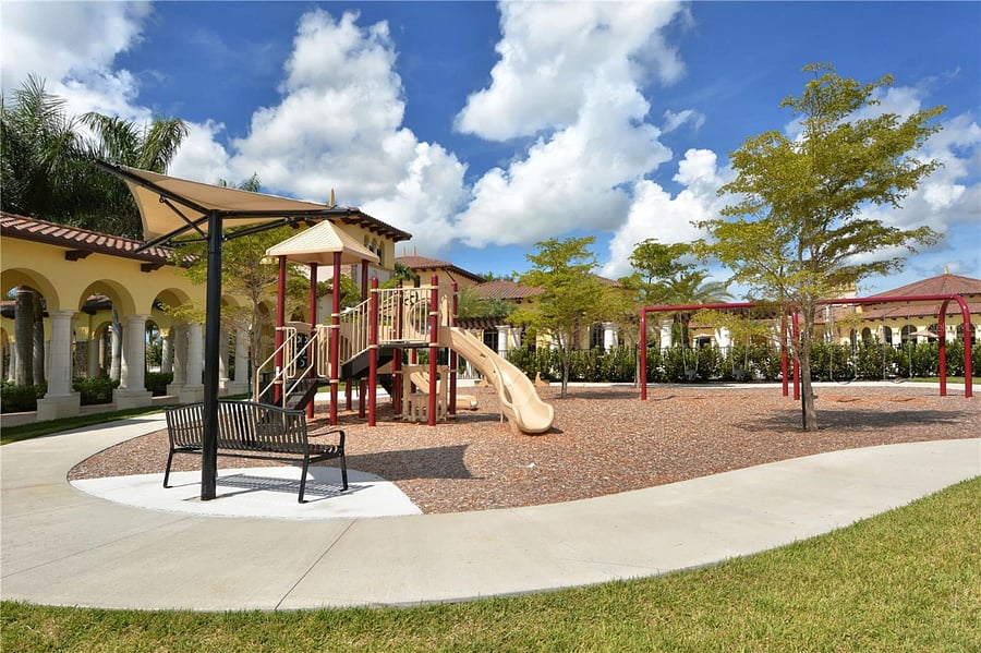 Furnished Finder property 649159_1 photo 40