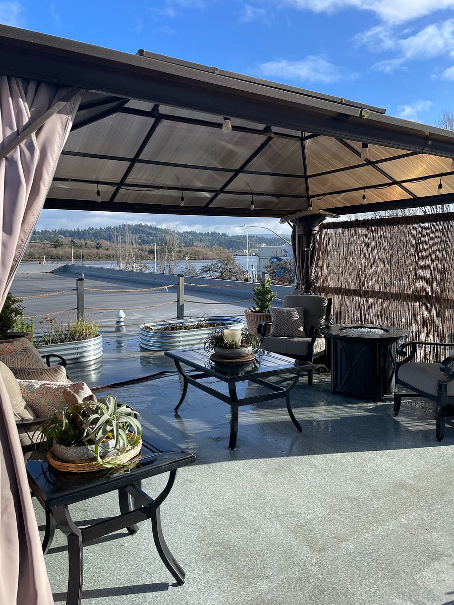 Roof top patio with bay view