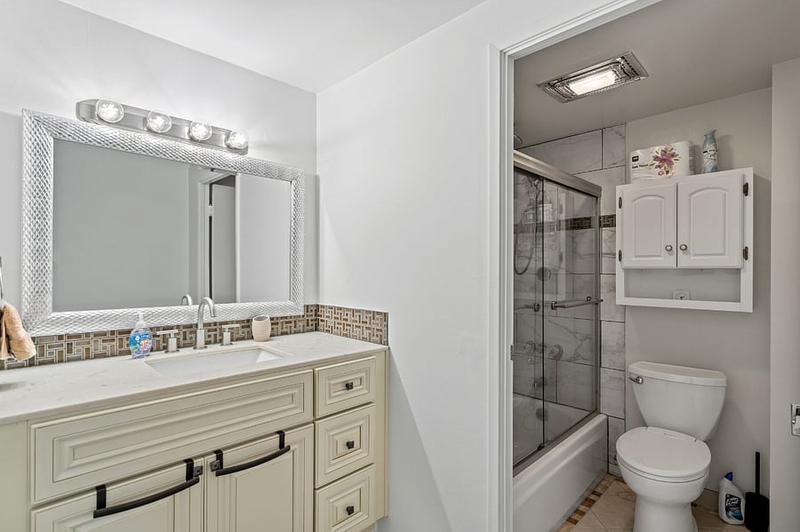 Ensuite Bathroom in the primary bedroom.