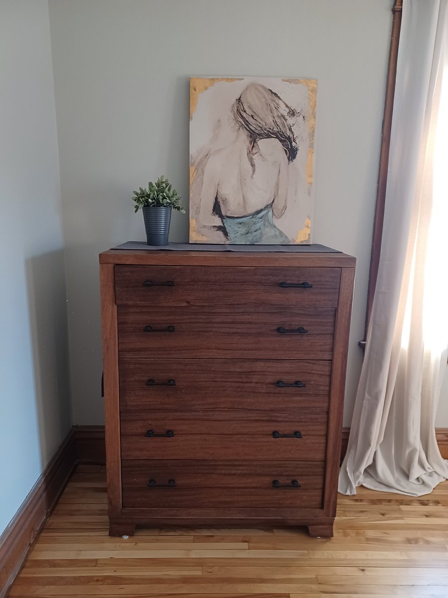 Room 2 - "A Little Gray, A Little Glam" - $950/mo