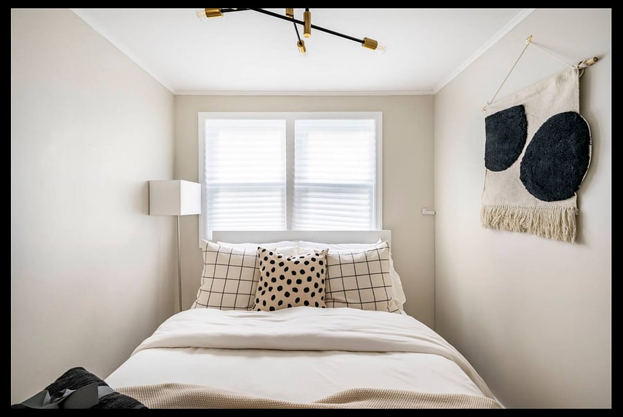Bedroom 2- Full