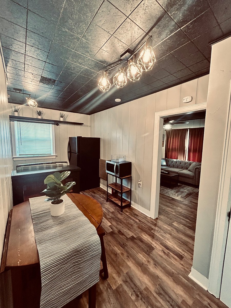 First view when walking into the apartment