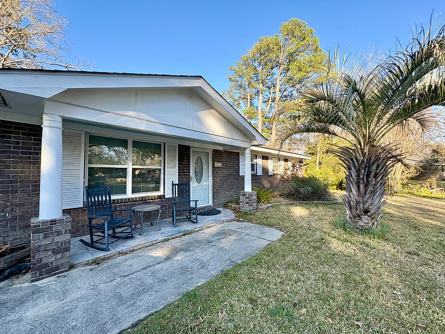 Front porch with rocking chairs