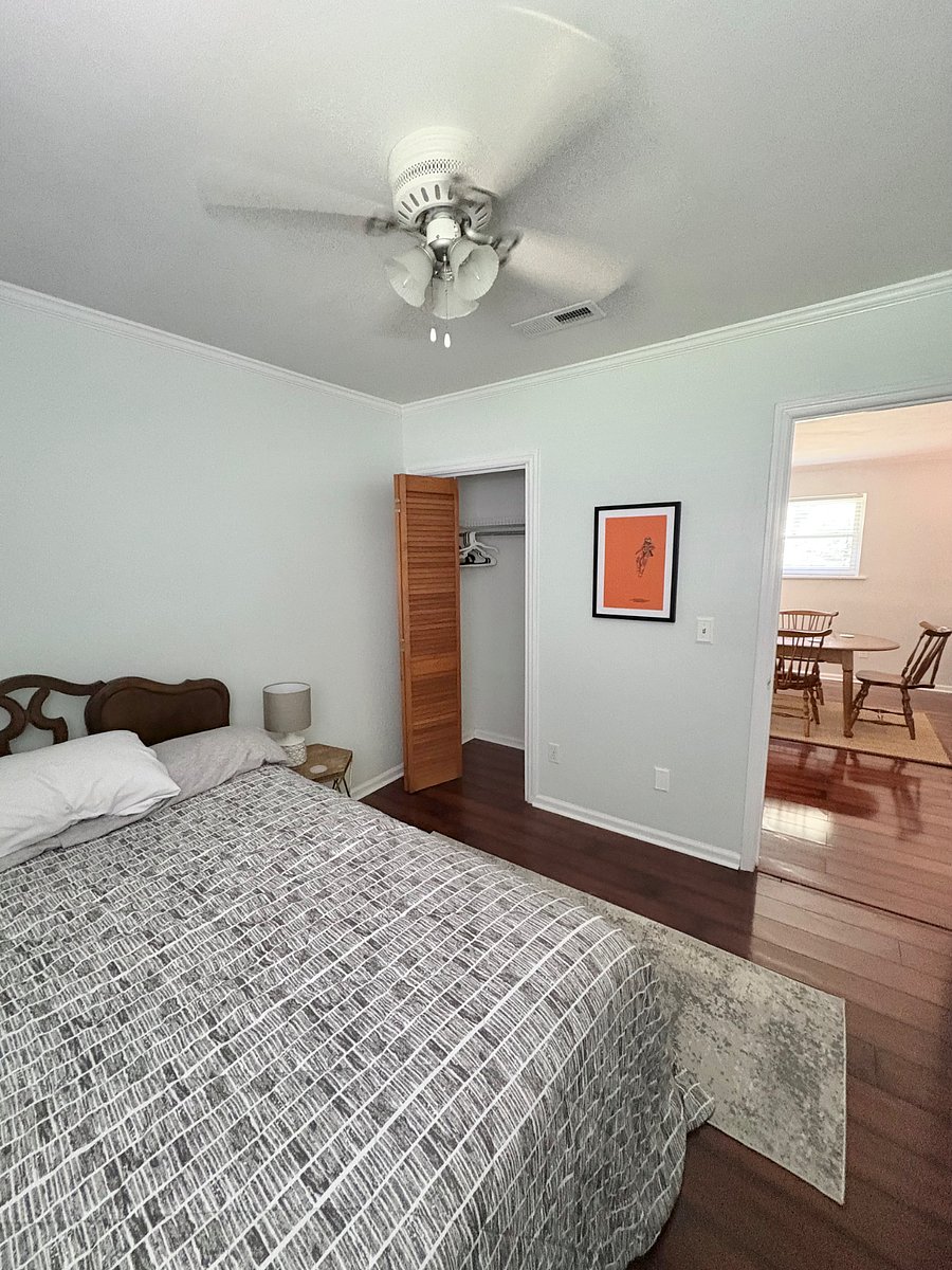 Full bedroom