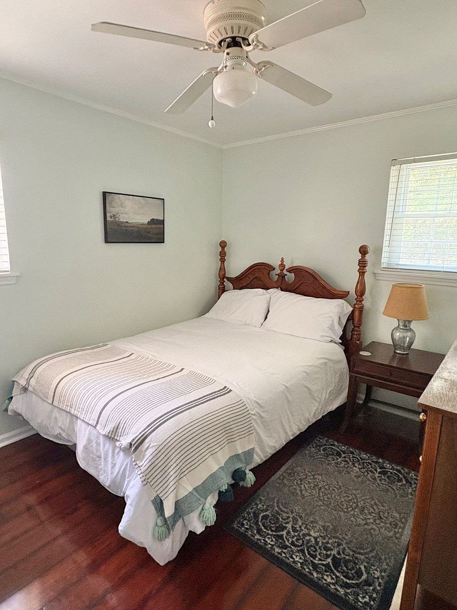 Second queen bedroom