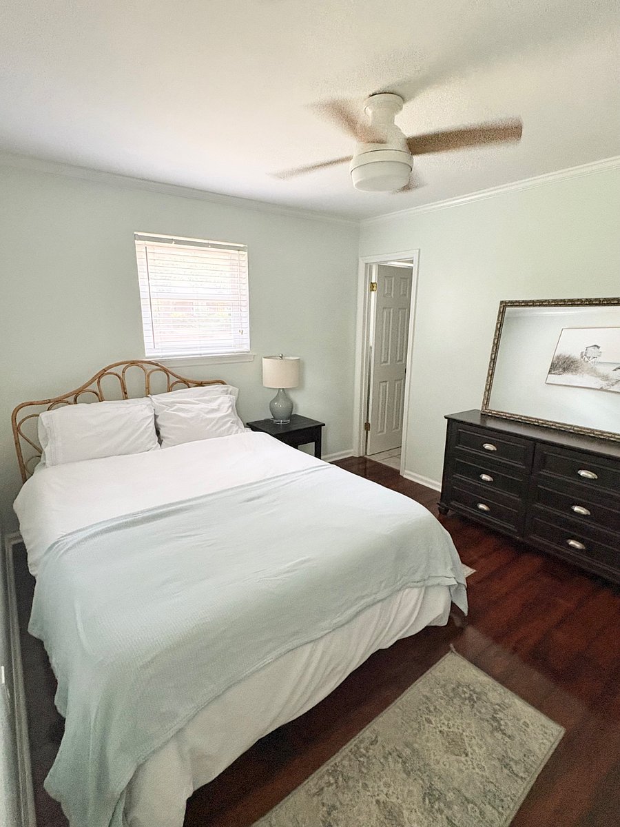 Primary queen bedroom with ensuite bathroom