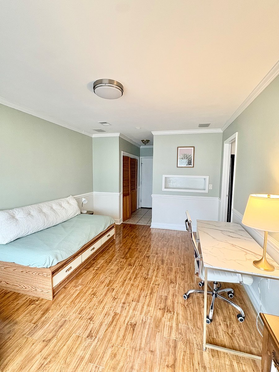 Office with desk and daybed