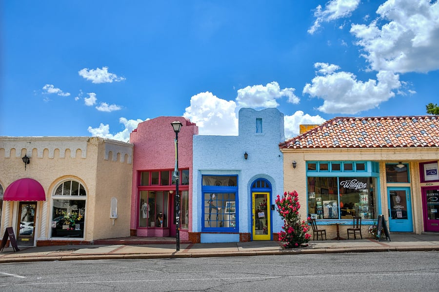 Blocks from the Paseo Arts District!
