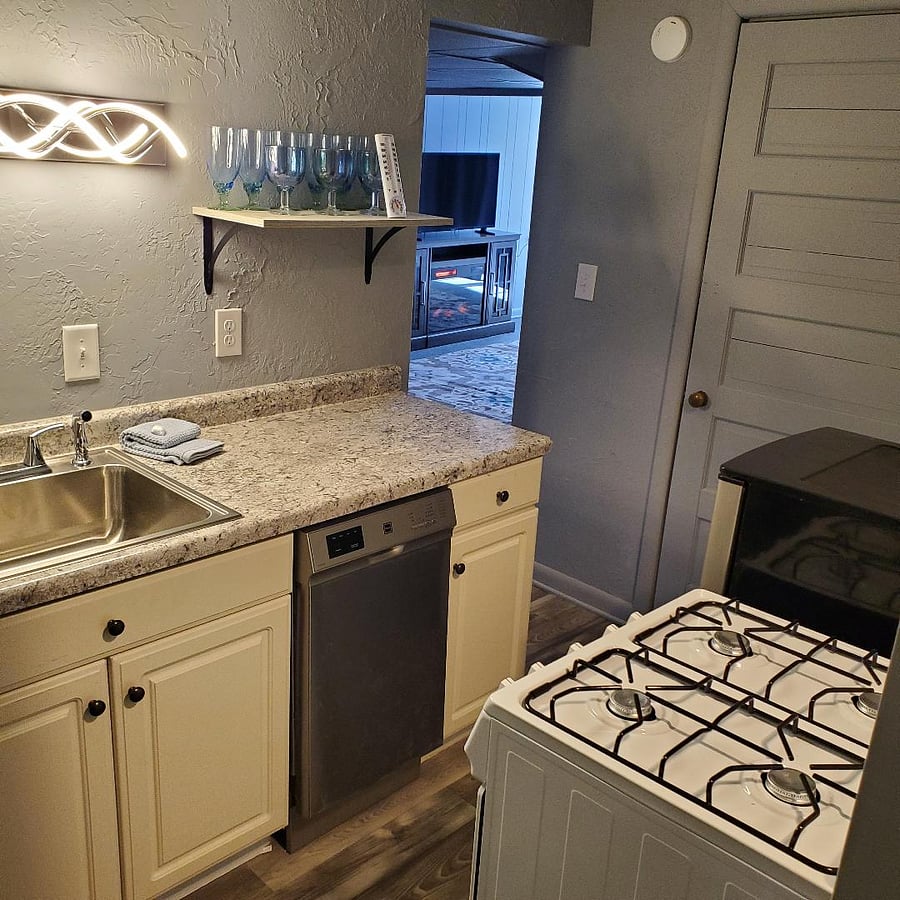 Furnished Finder property 650015_1 photo 3