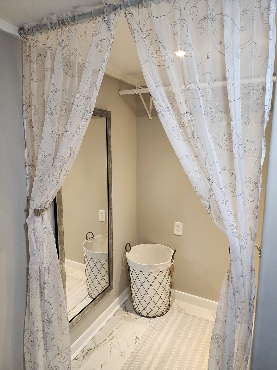 Walk-in closet