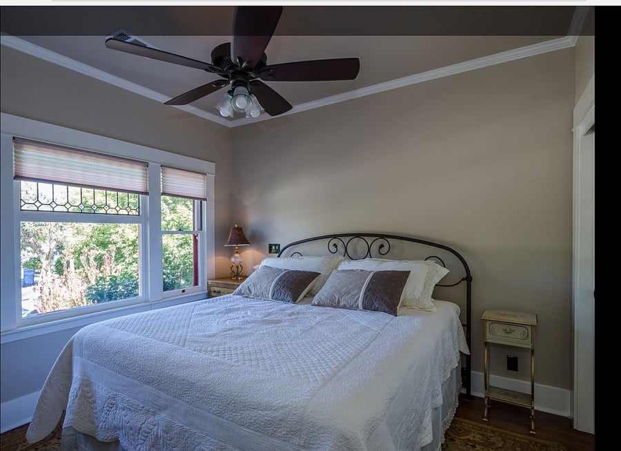 2nd bedroom with King Bed