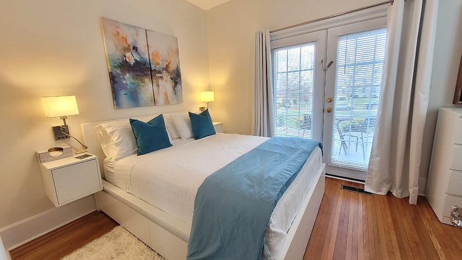 Carefully selected queen mattress