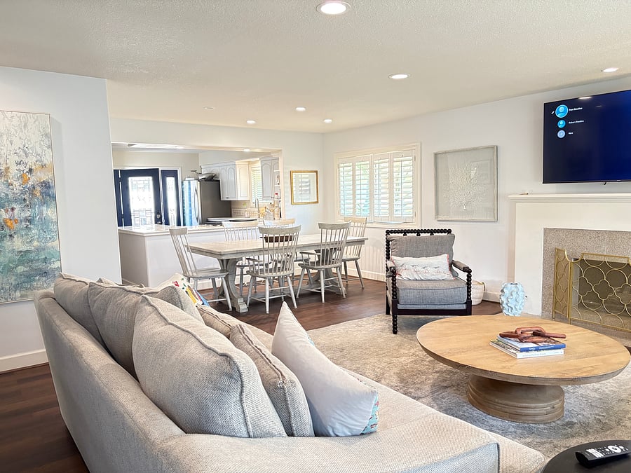 Open floor plan with large dining area dividing the kitchen and living room