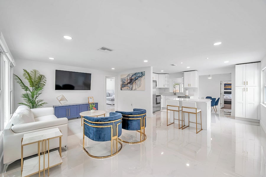 Main Living Area with Full Kitchen Combo.
