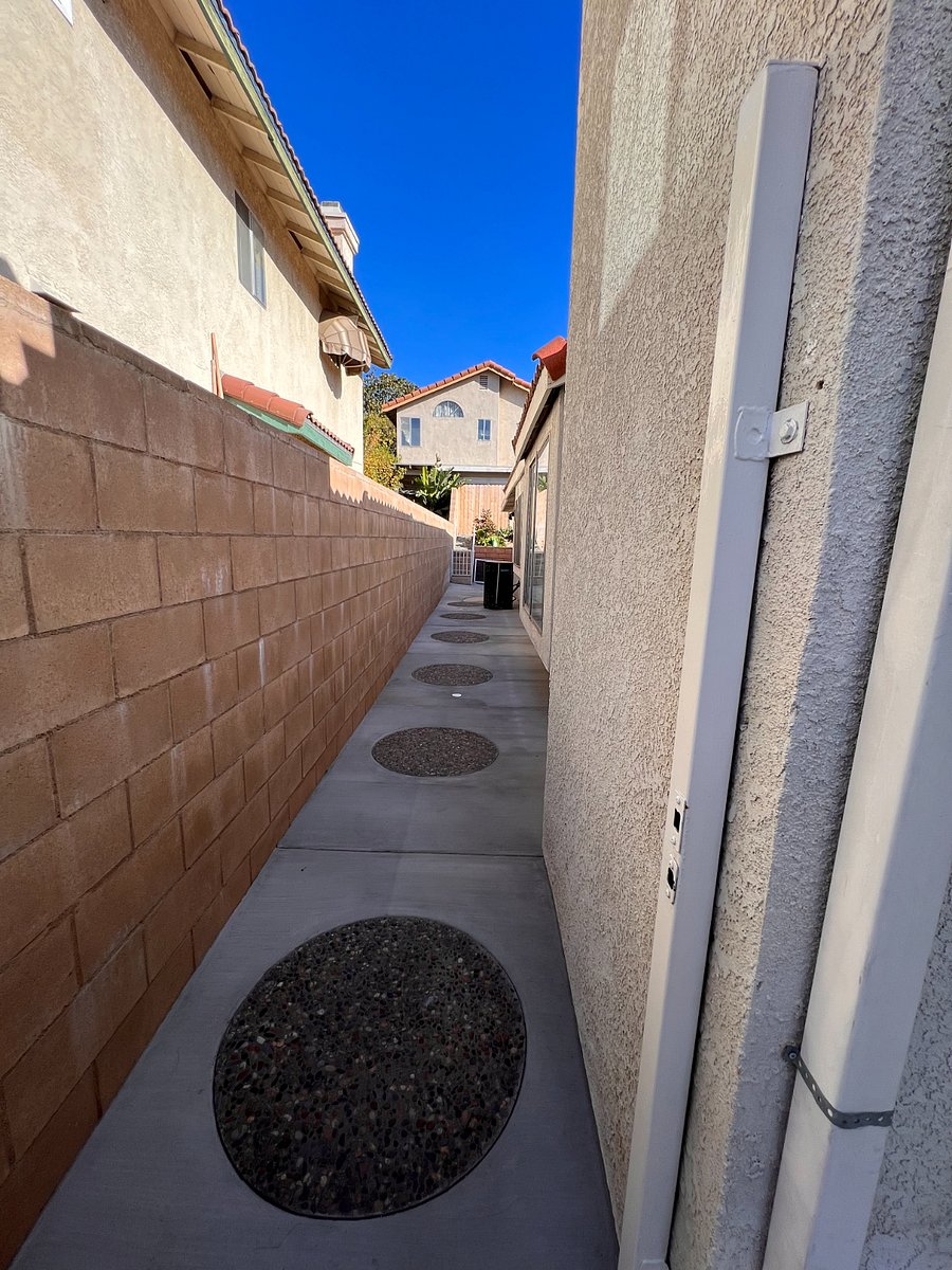 Walkway to back entrance